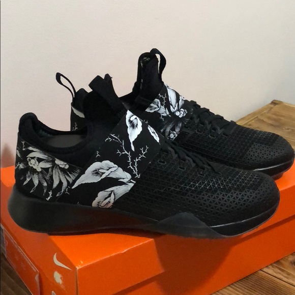 Nike Shoes - Women’s Nike Air Zoom Strong Amp Gym SZ 7 & 8